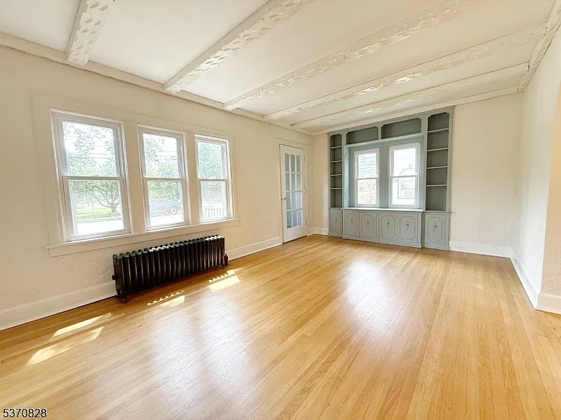2 bed, 1.0 bath, 1000 sqft, $3,250 — Photo 2