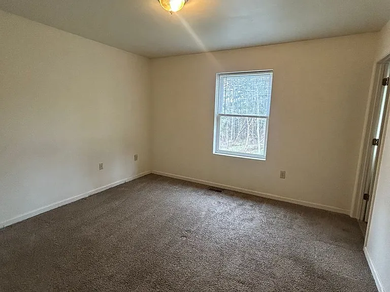 103 Grandview Rd — Photo 16