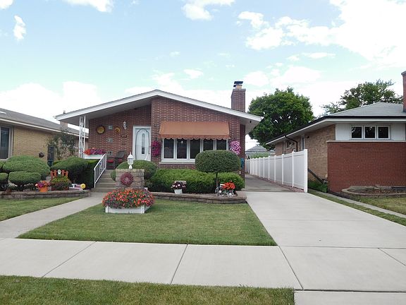 2nd image of 3153 W 101st Pl