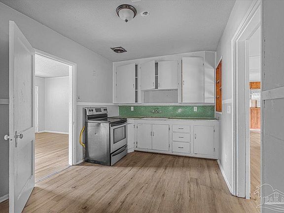 6th image of 3704 W Lloyd St