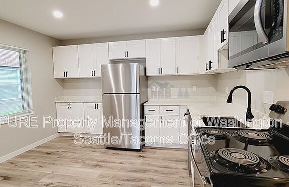 3rd image of 806 S 39th St Unit A