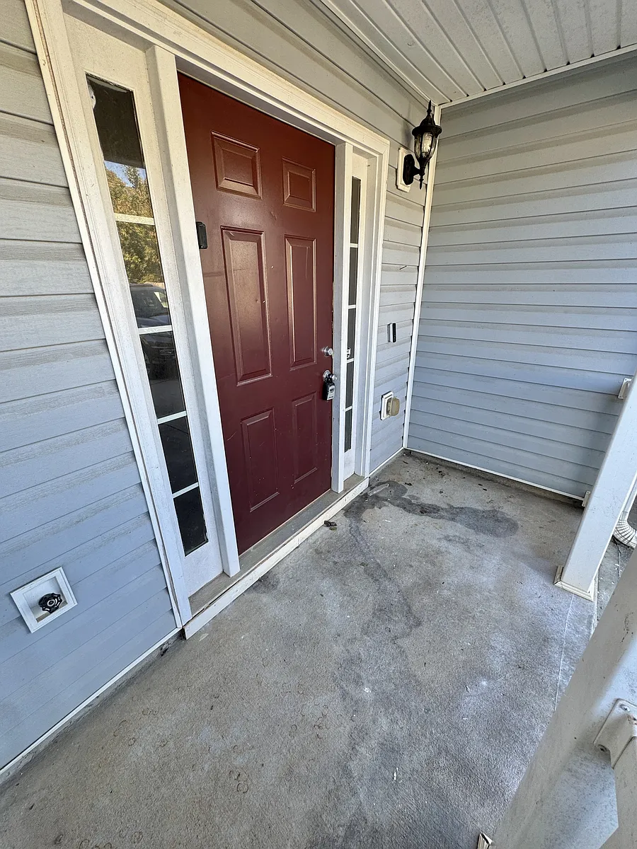 Building Photo - 1030 Chase Ln #1