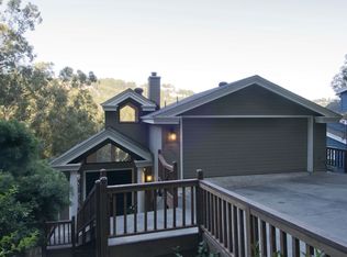 7045 Pinehaven Rd, Oakland, CA 94611