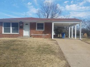 355 Saint Patrick Ln, Florissant, MO 63031
