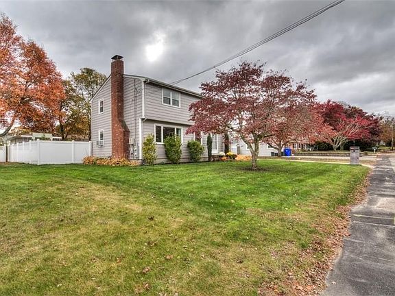 3rd image of 10 Cedar Dr