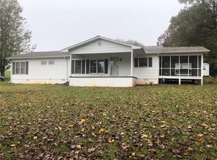 1303 Talmadge Dr, Toccoa, GA 30577