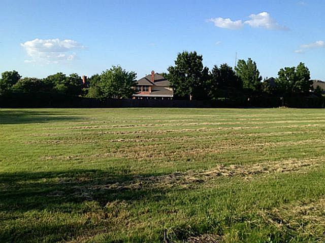 1st image of 28 Shady Dale Ln