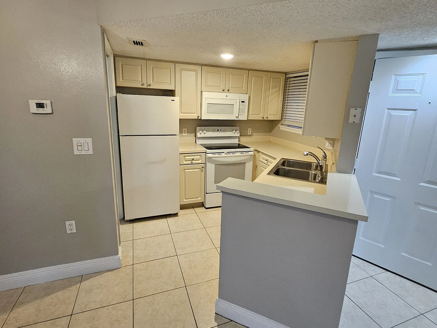 1908 Lake Atriums Circle # 15 - 1 — Photo 4