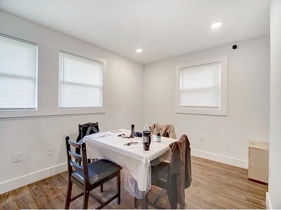 2nd image of 721 N Wood Ave #4