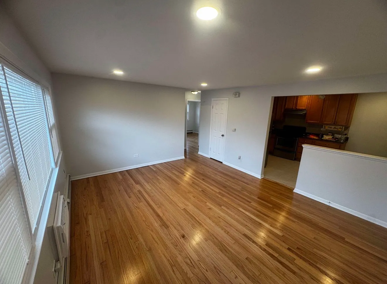 2 bed, 900 sqft, $2,150 — Photo 4