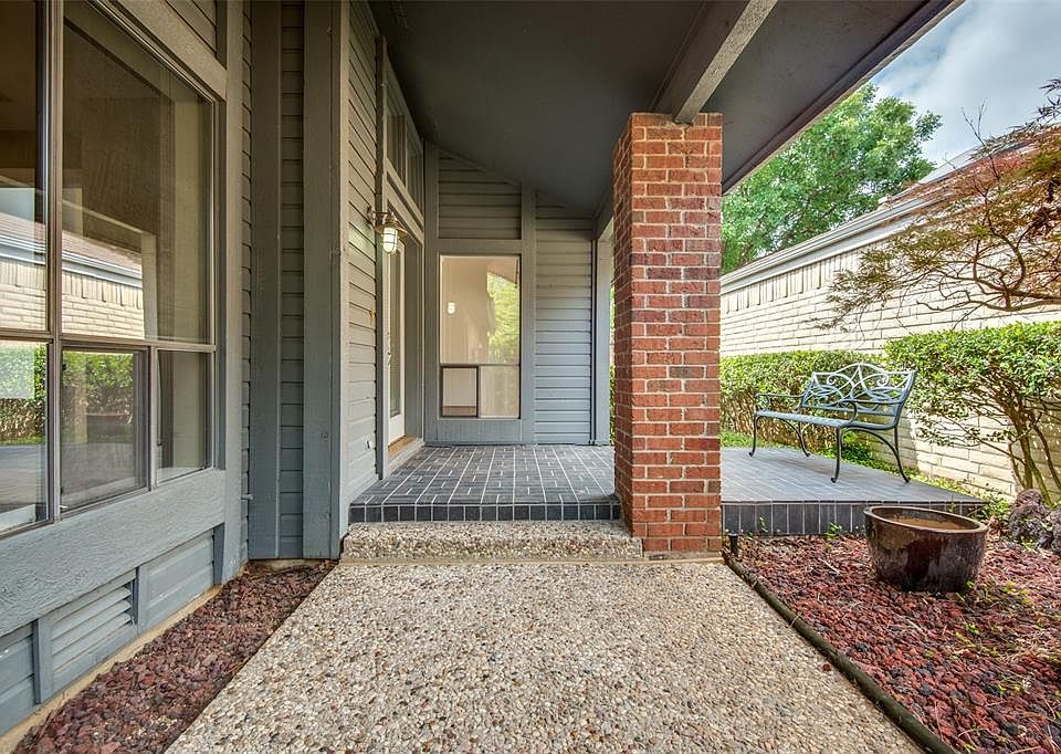 1st image of 130 Fox Glen Cir