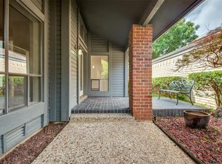 130 Fox Glen Cir, Irving, TX 75062