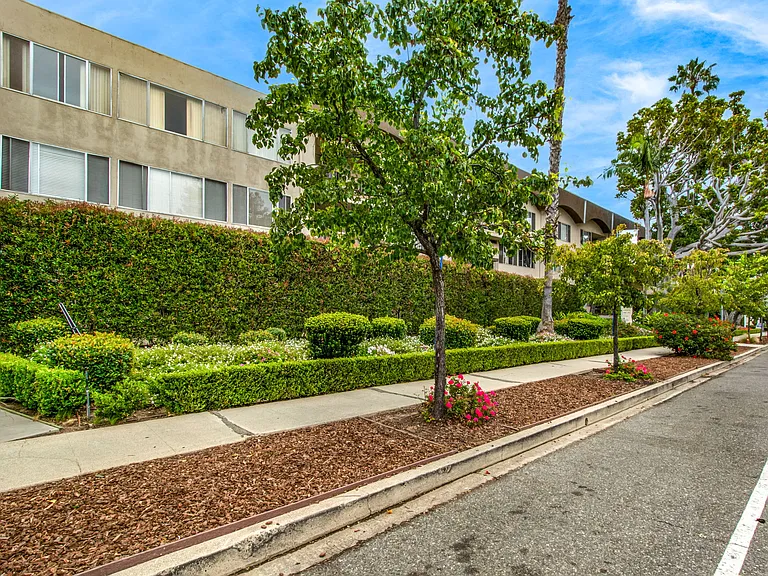 12221 San Vicente Blvd — Photo 51