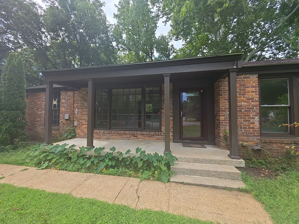 2313 Lynn Rd NW