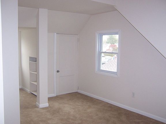 3rd image of 3466 Loganview Dr