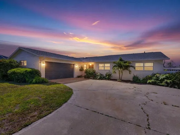 8450 FLAGSTONE DRIVE, TAMPA, FL 33615