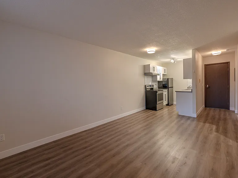 165 Edmonton Ave — Photo 7