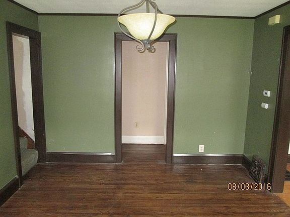 4th image of 2216 Douglas St
