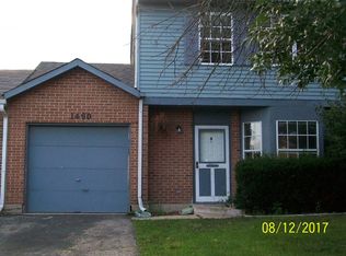 1480 Walnut Cir, Carol Stream, IL 60188