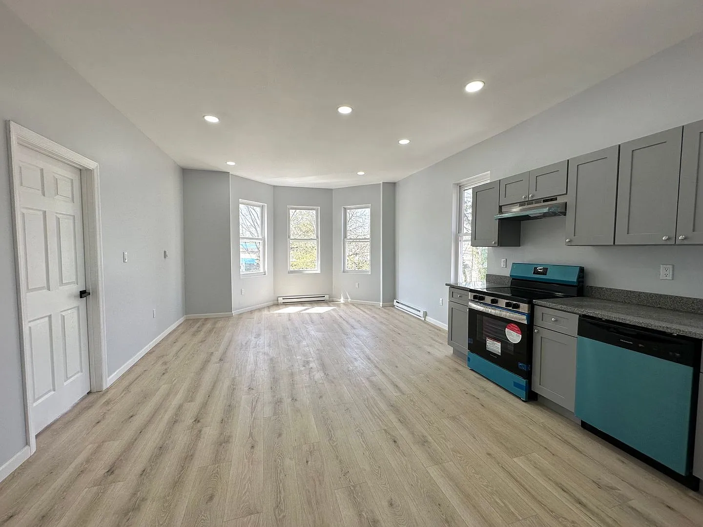 1109 W State St — Photo 2