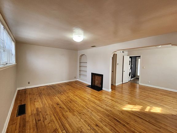 5th image of 104-106-108 G St #110-112-505