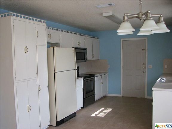 5th image of 806 N 5th St