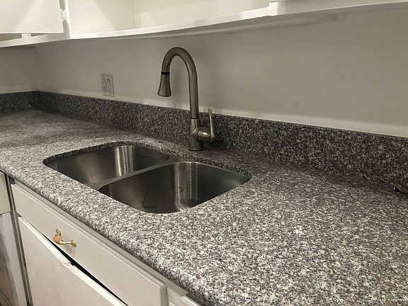 5th image of 12720 Burbank Blvd Unit 309