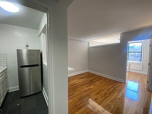 1st image of 200 E 17th St #6E