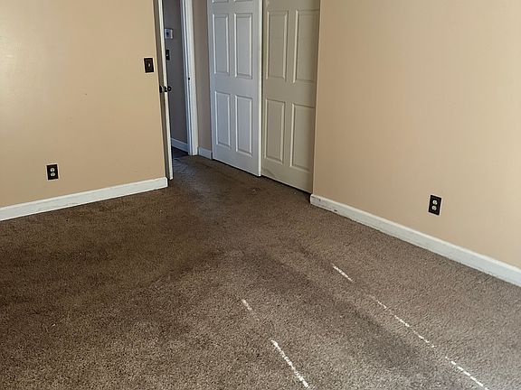 3rd image of 6040 Green Knolls Dr