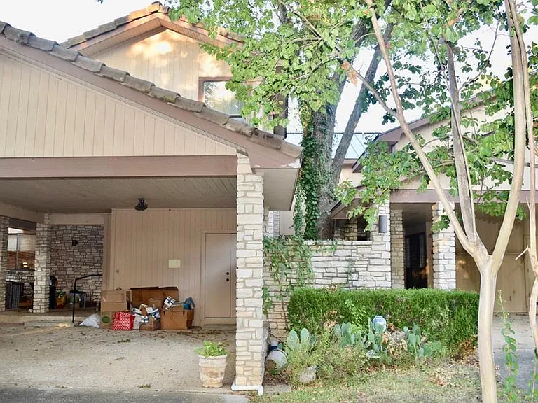 2745 Bandera Hwy — Photo 22