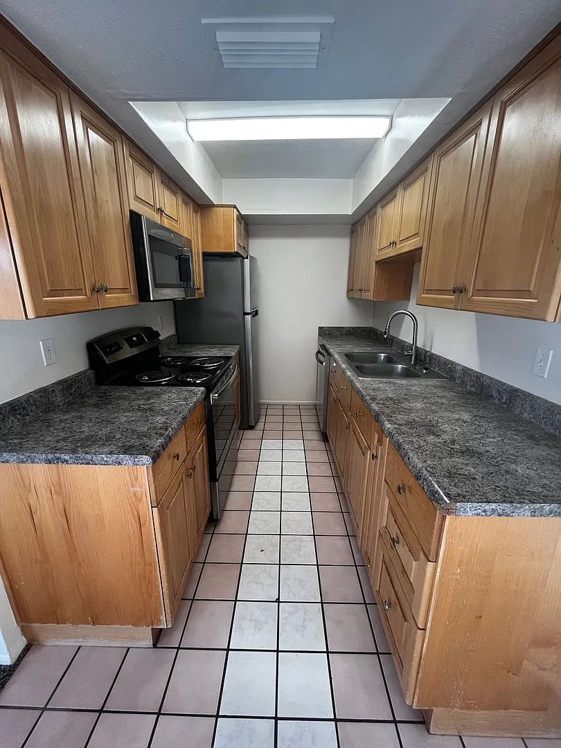 Building Photo - 286 W Palomino Dr #31