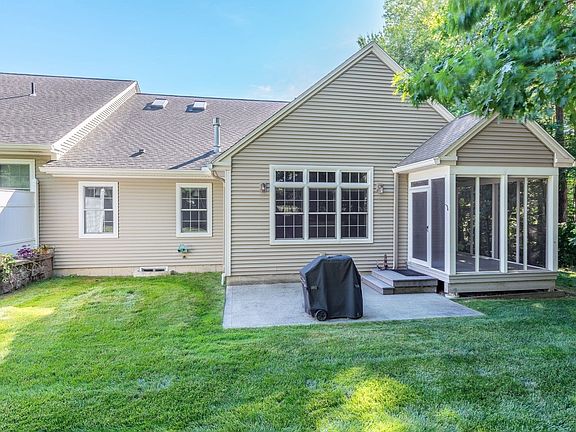 4th image of 91 Shadow Brook Est #91