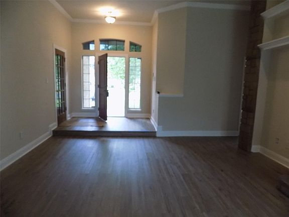 3rd image of 301 Thunderbay Dr