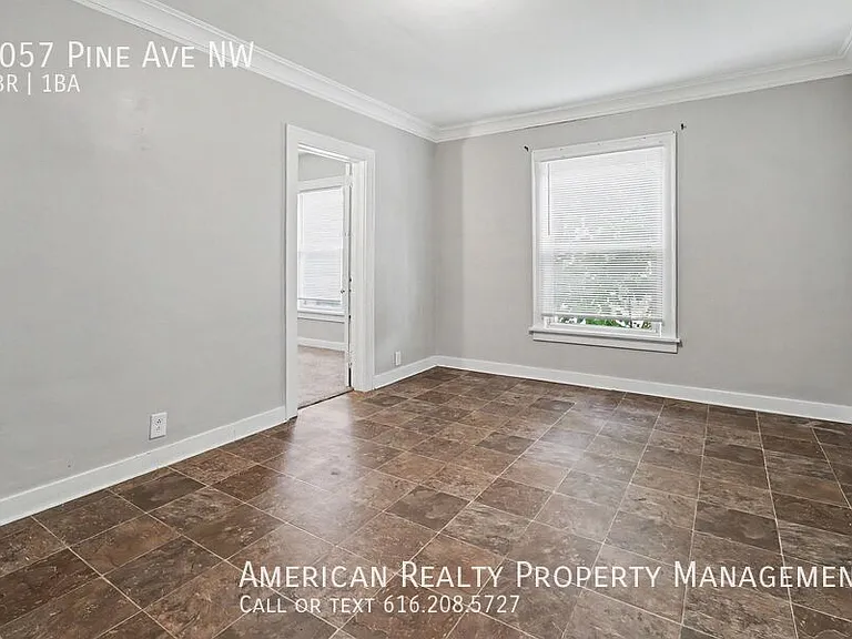 1057 Pine Ave NW — Photo 5