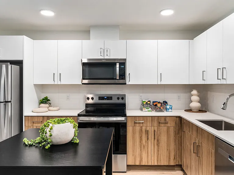 Solera Apartments — Photo 43