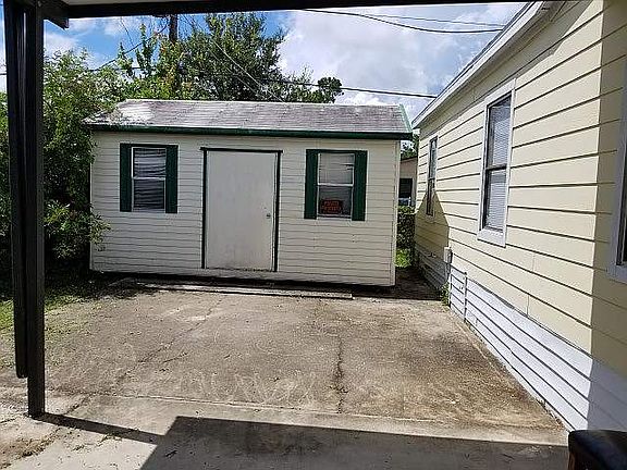 3rd image of 1107 Avenue H