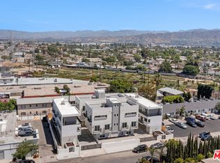 10963 Calvert St #1/2, North Hollywood, CA 91606
