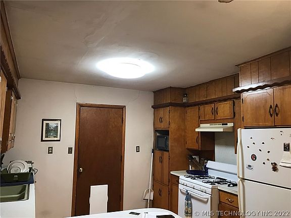 5th image of 27612 W Highway 33 St