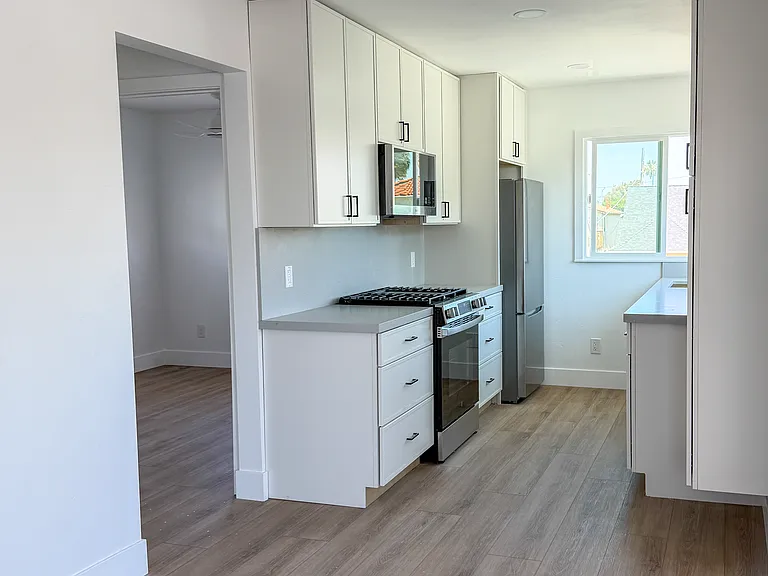4612 North Ave — Photo 4
