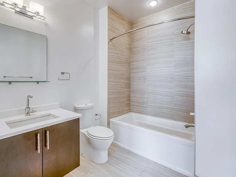 740 S Christopher Columbus Blvd #35 — Photo 7