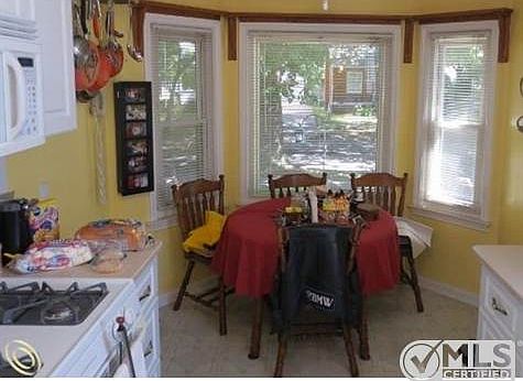Eat-in Kitchen.jpg