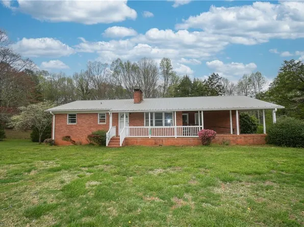 498 Sawyersville Rd, Asheboro, NC 27205