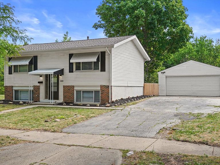 Listing photo 3