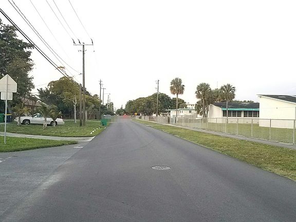 4th image of 1320 SE 2nd Ave