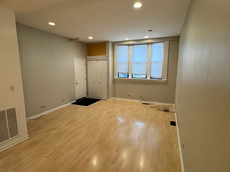 1419 W Lexington St #1 — Photo 2