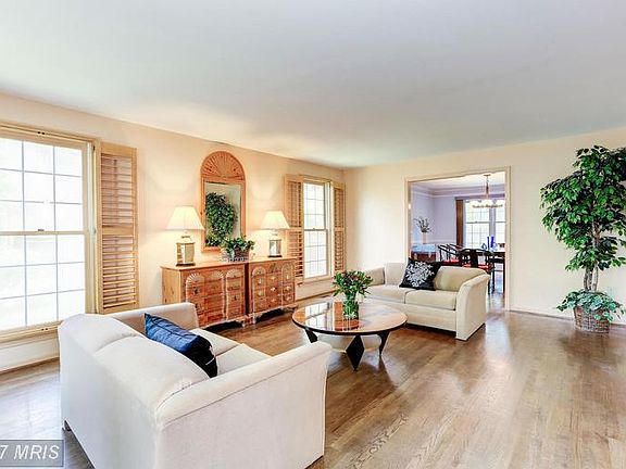 5th image of 9401 Sunnyfield Ct