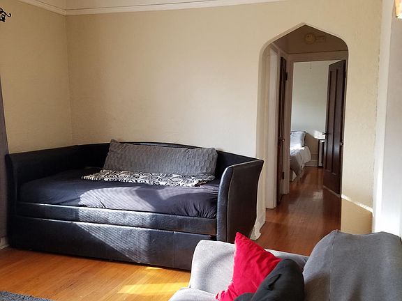 4th image of 2421 W Lunt Ave APT 2N