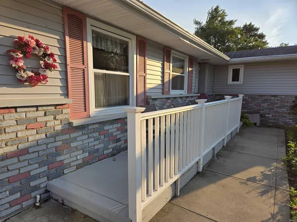 3322 Oakwood Dr, Fort Wayne, IN 46816