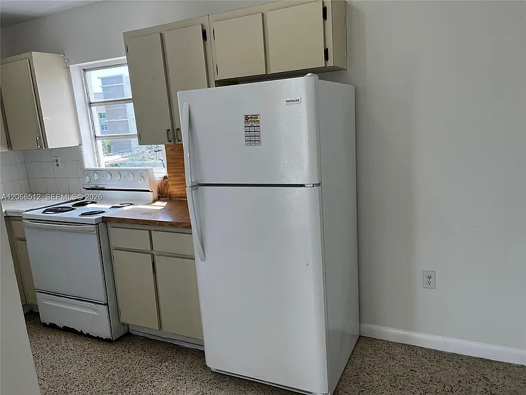 928 SW 30th Ave #3 — Photo 7