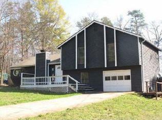 1082 Waverly Dr, Lawrenceville, GA 30046